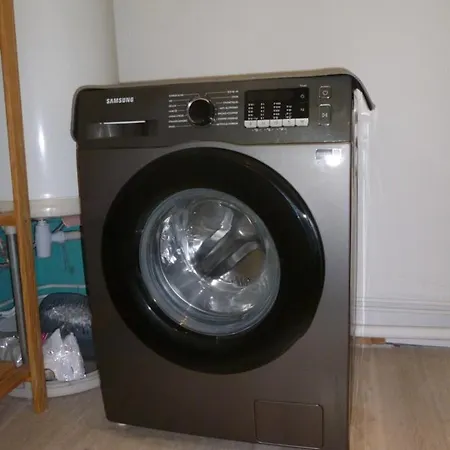 Flobart Grand A Au Rdc Et A 30 Metres De La *