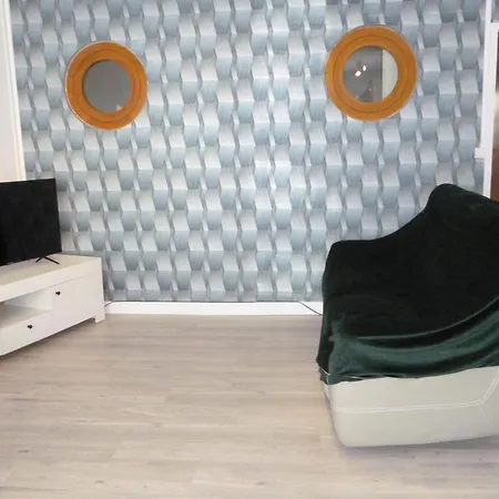 Flobart Grand A Au Rdc Et A 30 Metres De La